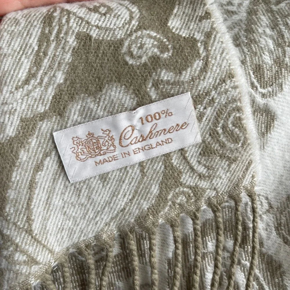 England 100% Cashmere Scarf Women OS Tan Paisley Luxury Winter Fringed Wrap‎
